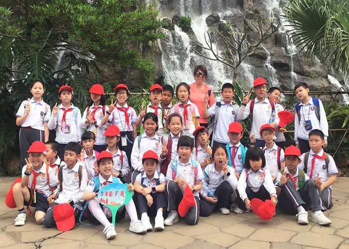 Low-carbon Green Life, Civilization and Environmental Protection The Report of the Spring Field Trip of the Primary School Department